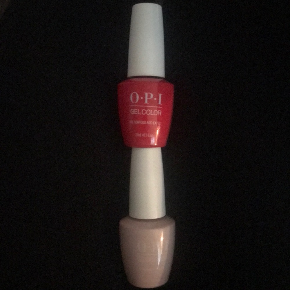 2 O P I Gel nail polishes